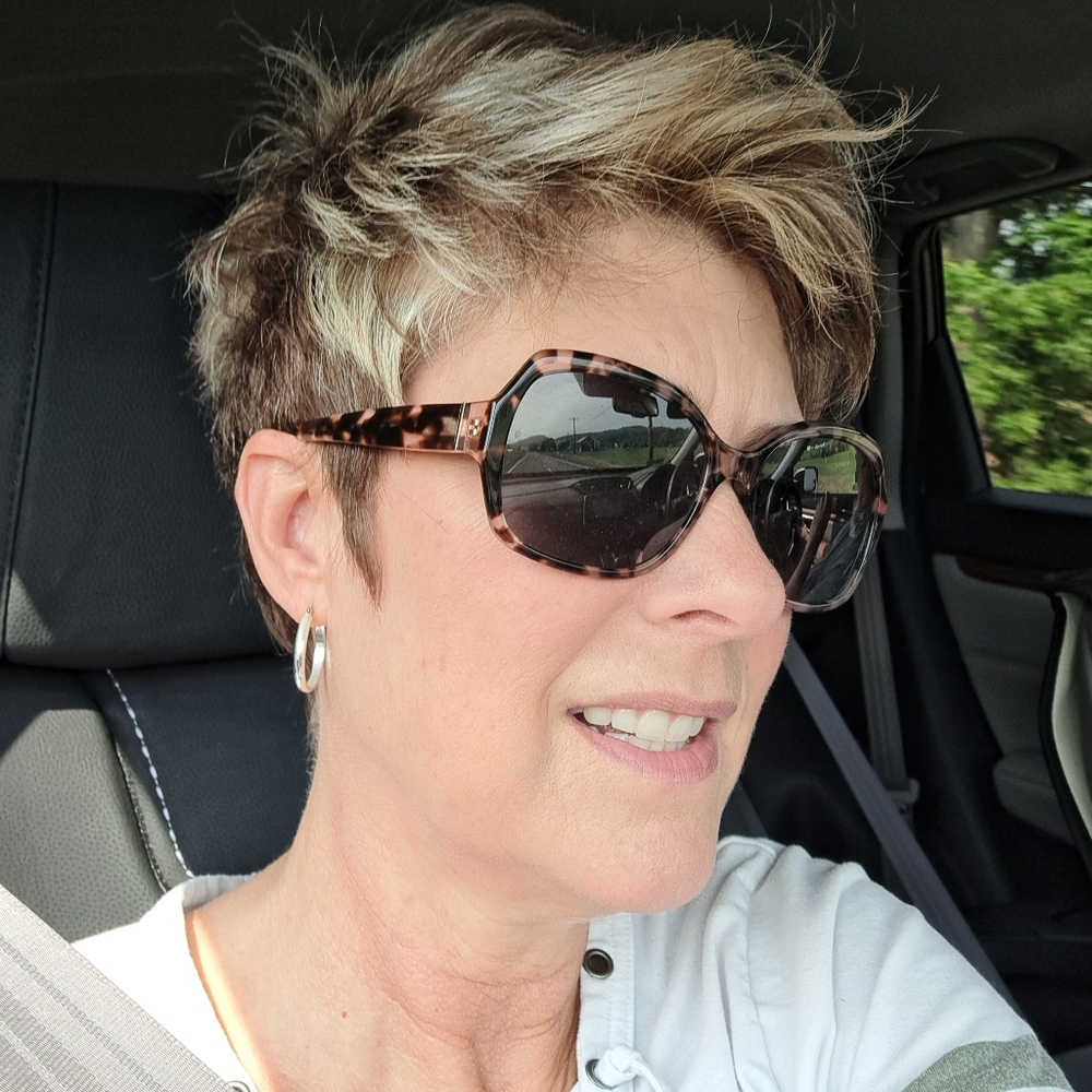Meet your Posher, June